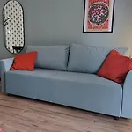 Orange Studio With Balcony - Free Parking